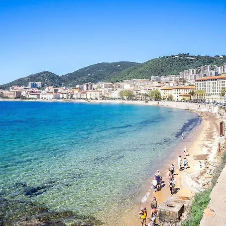 Plein Coeur Du Quartier Historique, Proche De Toutes Commodites, Bars, Restaurants, Port, Plage A 150m Grand F2 4 Couchages 58 M2 Climatise Lejlighed *