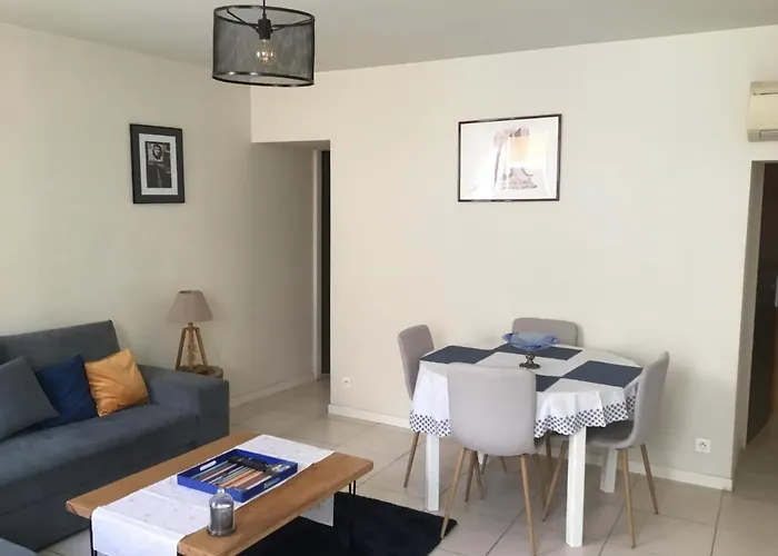 Plein Coeur Du Quartier Historique, Proche De Toutes Commodites, Bars, Restaurants, Port, Plage A 150m Grand F2 4 Couchages 58 M2 Climatise *