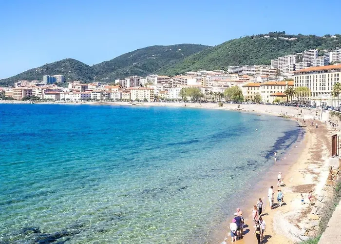 Plein Coeur Du Quartier Historique, Proche De Toutes Commodites, Bars, Restaurants, Port, Plage A 150m Grand F2 4 Couchages 58 M2 Climatise Lejlighed *