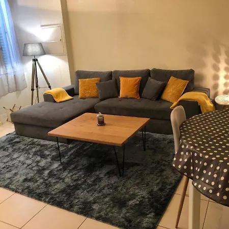 Appartement Quartier Historique Plein Coeur D Ajaccio Proche De Toutes Commodités Plage à 150m Grand F2 4 Couchages 56 M2